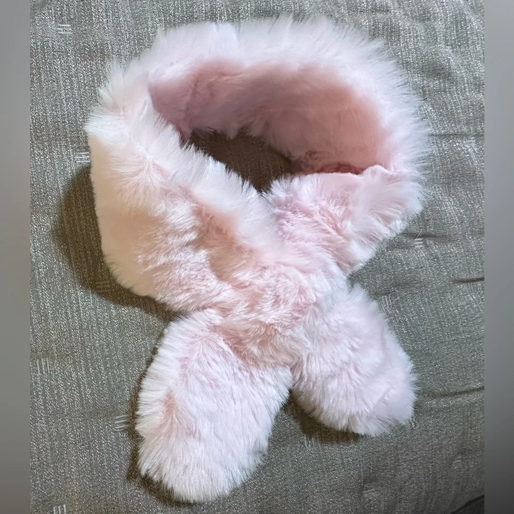 Women’s Girls Light Pink Fuzzy Neck Wrap NEW